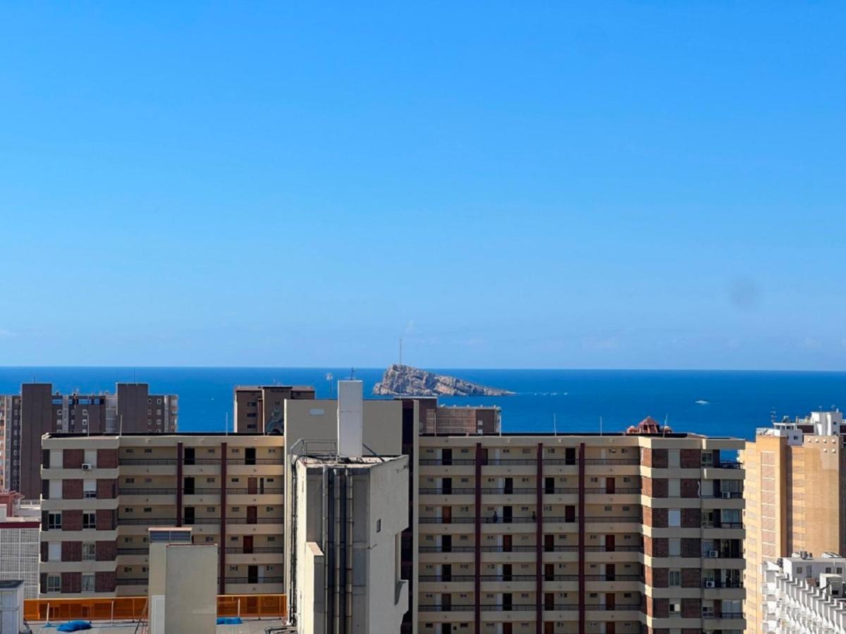 Gemelos 22-2-24 Benidorm Esterno foto